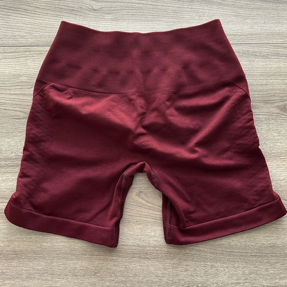 Alphalete Amplify Contour Shorts ~ New Burgundy